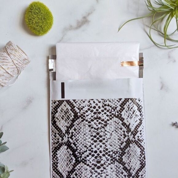 20- 6x9 Snakeskin Poly Mailers - Picture 3 of 4